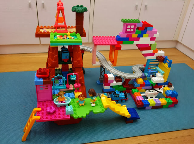 和寶寶一起玩積木 Building Blocks with My Baby XI: 小女孩的廚房組 和 超級豪宅 [2Y10M+]