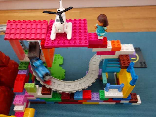 和寶寶一起玩積木 Building Blocks with My Baby XI: 小女孩的廚房組 和 超級豪宅 [2Y10M+]