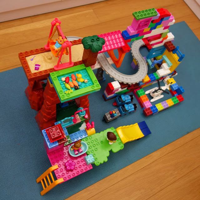 和寶寶一起玩積木 Building Blocks with My Baby XI: 小女孩的廚房組 和 超級豪宅 [2Y10M+]