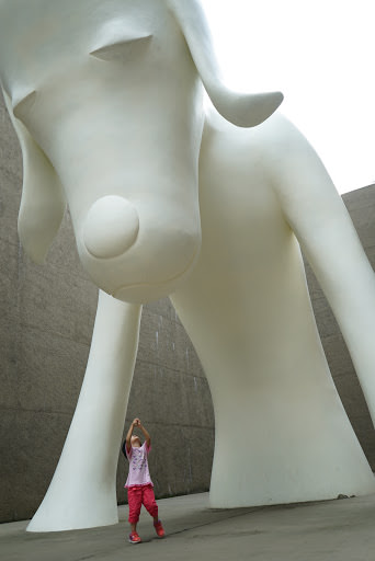 青森市：青森縣立美術館 奈良美智的療癒白色大狗、青森觀光物產館、Hotel & Spa 青森