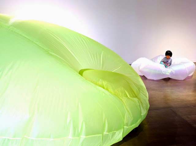 走進作品之中  視覺之外的觸覺感受與空間體驗: 王德瑜個展