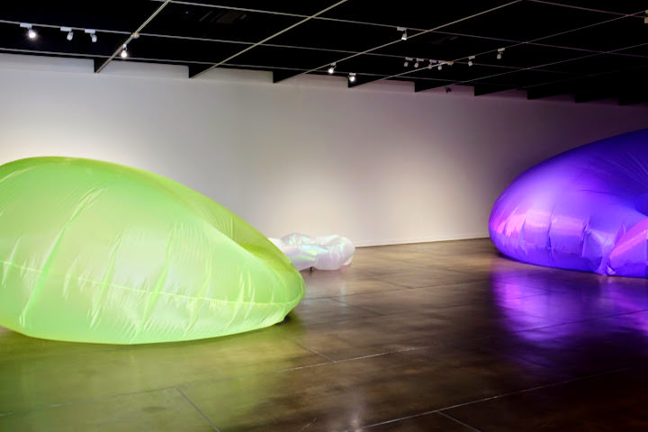 走進作品之中  視覺之外的觸覺感受與空間體驗: 王德瑜個展