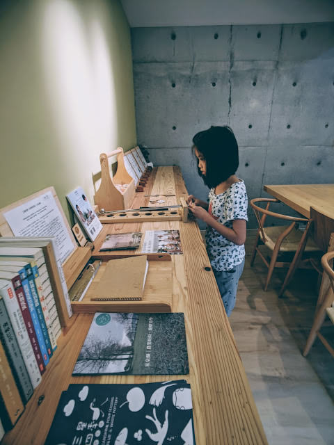 串連土地與文化的情感，宛如獨享私人美術館般的住宿。三星四季・小時家民宿