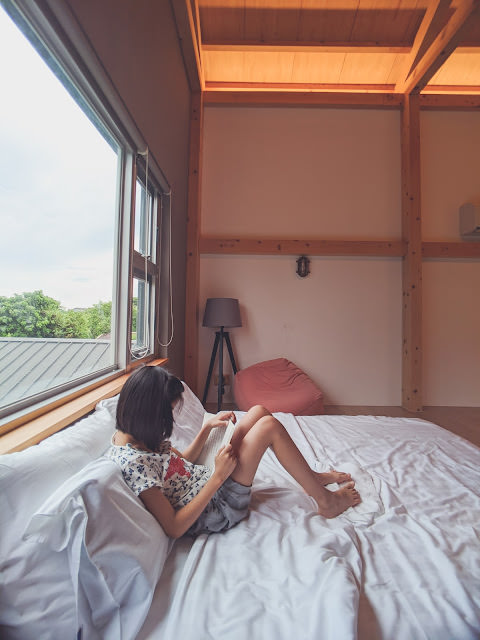 串連土地與文化的情感，宛如獨享私人美術館般的住宿。三星四季・小時家民宿