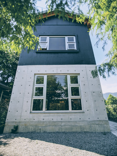 串連土地與文化的情感，宛如獨享私人美術館般的住宿。三星四季・小時家民宿