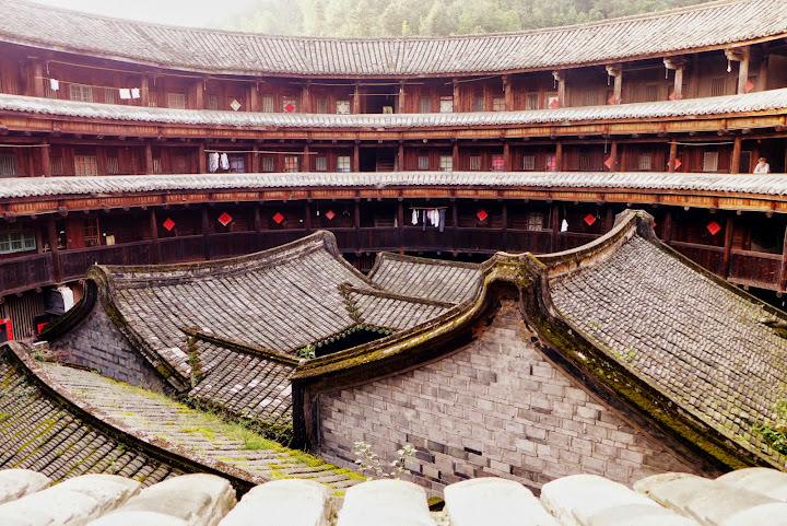 南溪土樓群: 書香門第衍香樓、荒涼廢墟立本樓、回音繚繞環極樓