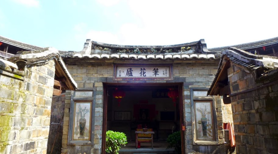 比較商業化的土樓: 承啟樓、塔下村、東倒西歪裕昌樓、田螺坑土樓群