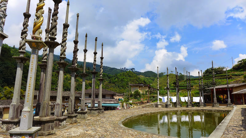 比較商業化的土樓: 承啟樓、塔下村、東倒西歪裕昌樓、田螺坑土樓群