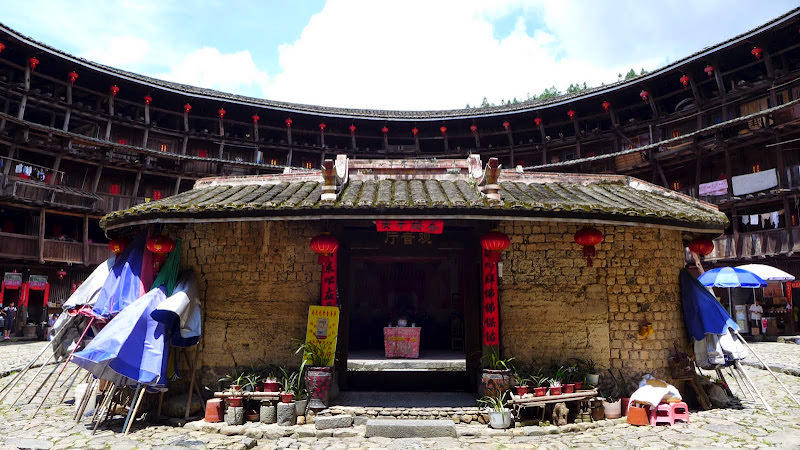 比較商業化的土樓: 承啟樓、塔下村、東倒西歪裕昌樓、田螺坑土樓群