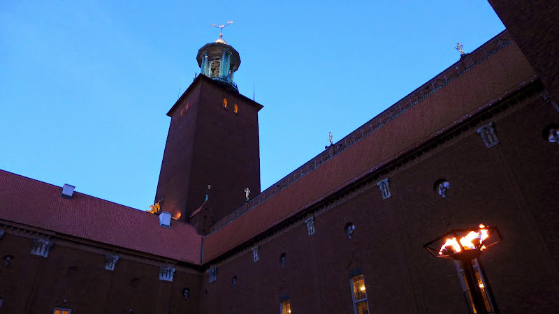 斯德哥爾摩 市政廳 Stadshuset: 壯觀的建築、諾貝爾獎宴會大廳 和登塔俯瞰水岸美景