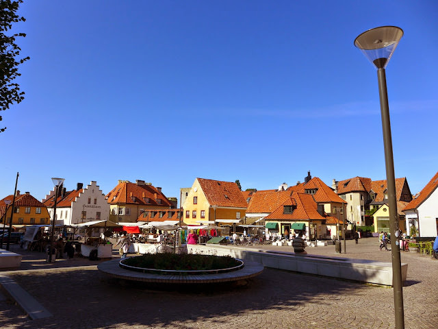 瑞典 哥德蘭島 Visby: St. Karins Church Ruin 華麗的拱形、廣場上的市集和童話般的小屋