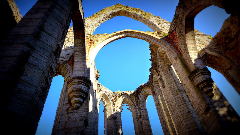 瑞典 哥德蘭島 Visby: St. Karins Church Ruin 華麗的拱形、廣場上的市集和童話般的小屋