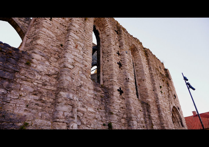 瑞典 哥德蘭島 Visby: St. Karins Church Ruin 華麗的拱形、廣場上的市集和童話般的小屋
