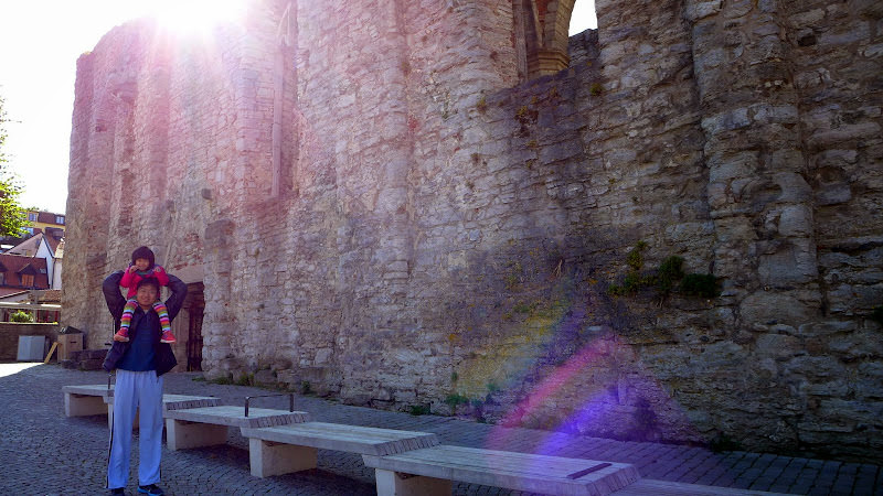 瑞典 哥德蘭島 Visby: St. Karins Church Ruin 華麗的拱形、廣場上的市集和童話般的小屋