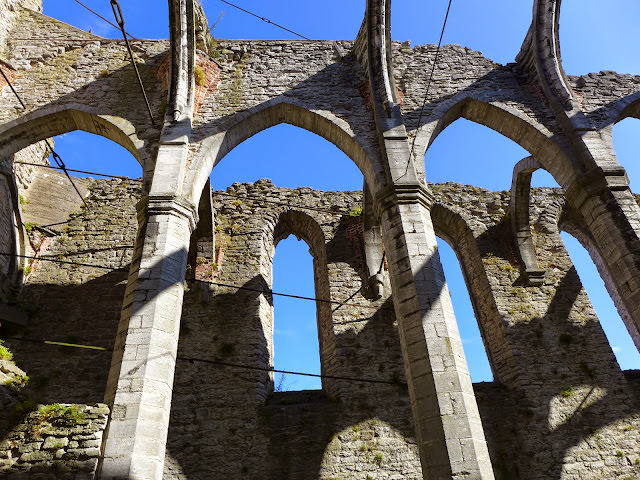 瑞典 哥德蘭島 Visby: St. Karins Church Ruin 華麗的拱形、廣場上的市集和童話般的小屋