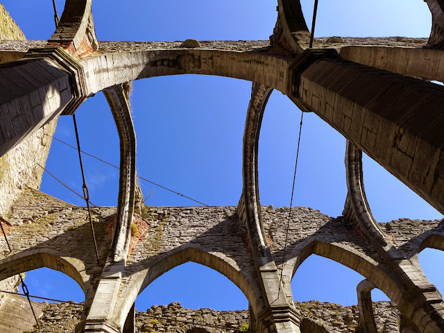 瑞典 哥德蘭島 Visby: St. Karins Church Ruin 華麗的拱形、廣場上的市集和童話般的小屋