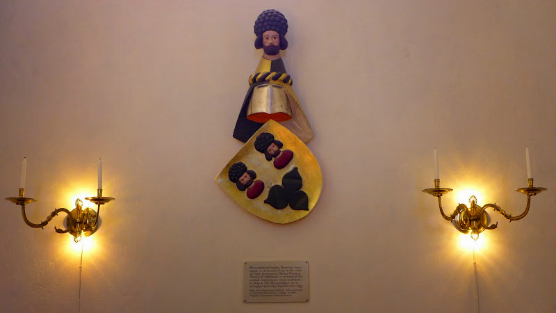 瑞典 哥德蘭島 Visby: St. Mary’s Cathedral 和女兒一起在教堂裡畫畫