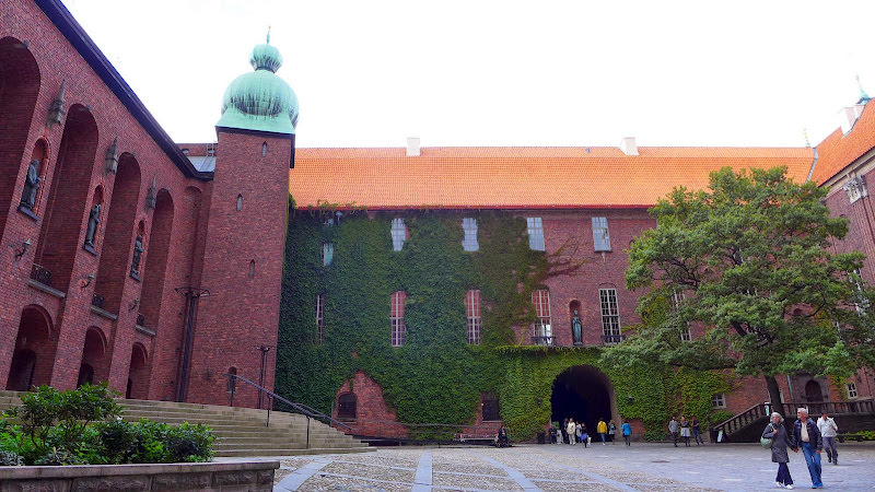 斯德哥爾摩 市政廳 Stadshuset: 壯觀的建築、諾貝爾獎宴會大廳 和登塔俯瞰水岸美景