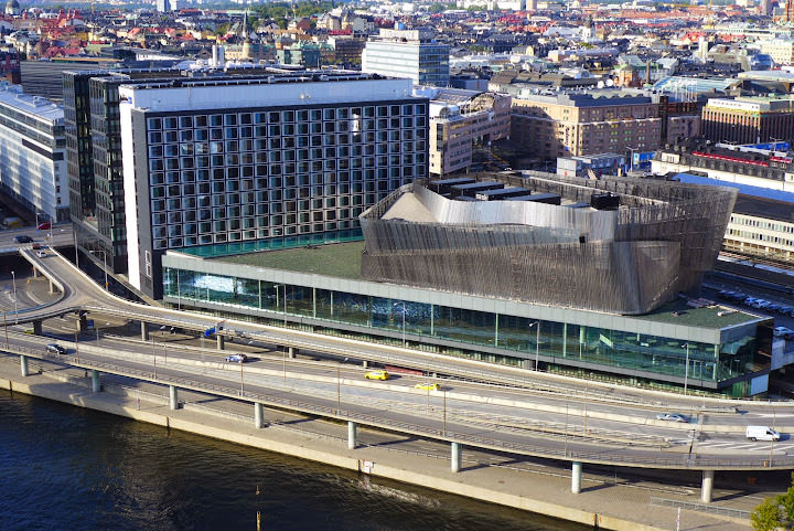 斯德哥爾摩 市政廳 Stadshuset: 壯觀的建築、諾貝爾獎宴會大廳 和登塔俯瞰水岸美景