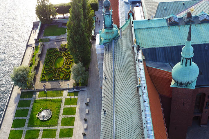 斯德哥爾摩 市政廳 Stadshuset: 壯觀的建築、諾貝爾獎宴會大廳 和登塔俯瞰水岸美景