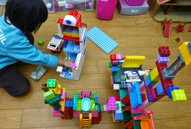 和寶寶一起玩積木 Building Blocks with My Baby XII 女兒各階段的積木作品紀錄 (1~5Y)