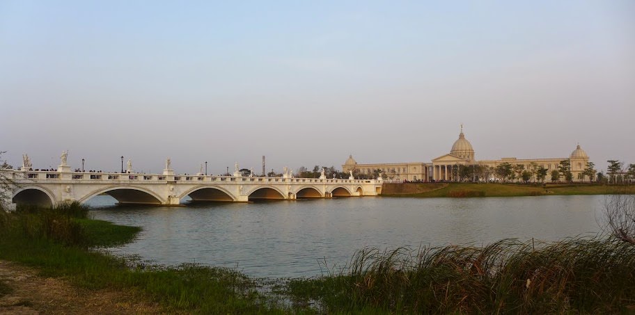 台南小旅行: 十鼓文化園區、台南都會公園奇美博物館、七股鹽山、安平樹屋