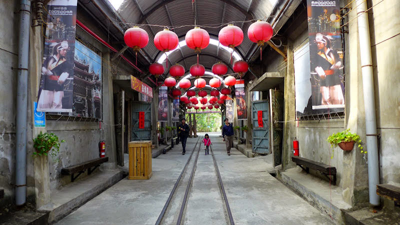 台南小旅行: 十鼓文化園區、台南都會公園奇美博物館、七股鹽山、安平樹屋