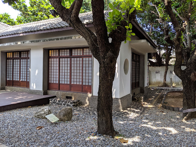 澎湖景點筆記 池西柱狀玄武岩、池東大菓葉玄武岩、摩西分海、波賽頓海洋運動中心寬版滑水、海地漫步浮潛