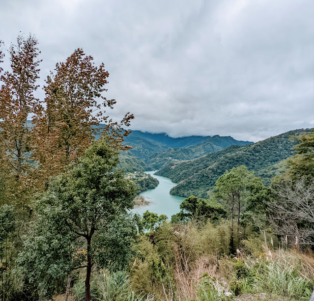 桃園 復興區: 遠眺溪谷與群山的開闊風景 角板山行館 - 第17張圖 桃園 復興區: 遠眺溪谷與群山的開闊風景 角板山行館