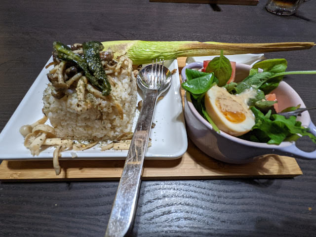 三芝小旅行: 療癒海景咖啡 Villa Sugar、山中的綠意溫室 Papa在三芝 民宿 咖啡廳、兩層樓高書牆秘密基地 有故事也居 - 第27張圖 三芝小旅行: 療癒海景咖啡 Villa Sugar、山中的綠意溫室 Papa在三芝 民宿 咖啡廳、兩層樓高書牆秘密基地 有故事也居