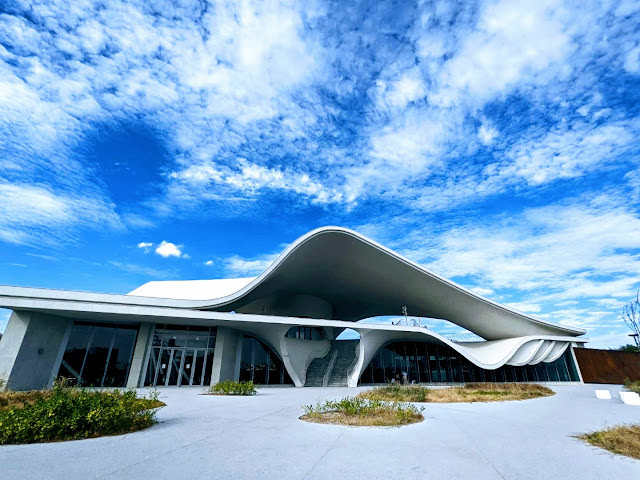 桃園新屋 永安海螺館 享受海景的流線造型純白建築