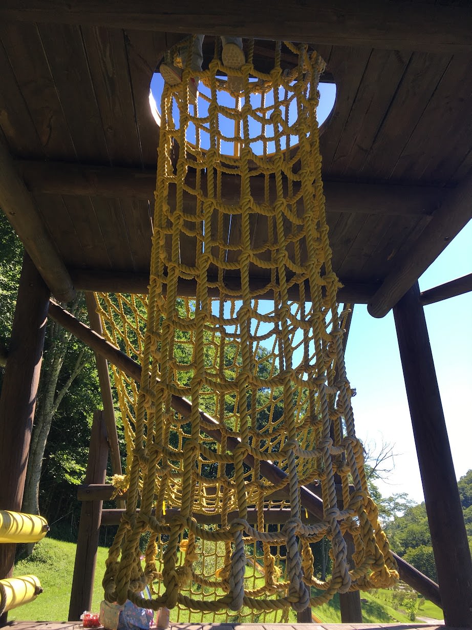 北海道 本別公園 體能山訓場的木製遊具