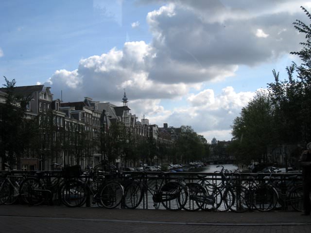 The Netherlands 初秋荷蘭的大城小鎮 – II: 羅宮 Paleis Het Loo、羊角村 Giethoorn、沃倫丹 Volendam、阿姆斯特丹 Amsterdam