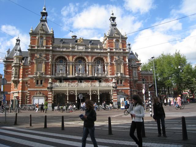The Netherlands 初秋荷蘭的大城小鎮 – II: 羅宮 Paleis Het Loo、羊角村 Giethoorn、沃倫丹 Volendam、阿姆斯特丹 Amsterdam