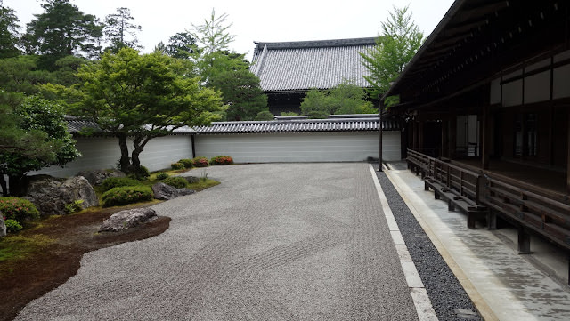 京都: 南禪寺、天授庵 晶瑩剔透的新綠色星星