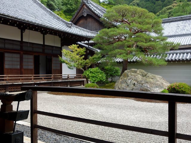 京都: 南禪寺、天授庵 晶瑩剔透的新綠色星星