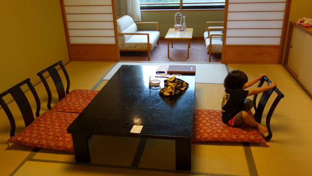 登別 第一滝本館 登別棕熊牧場 很特別的餵熊體驗
