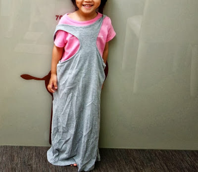 2Y8M+ [I] 小小孩拿大相機