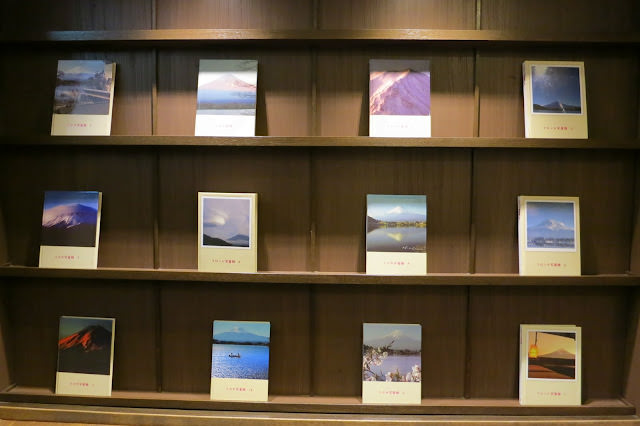 Collection of Bookshelves。書架