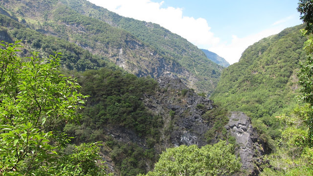 吹吹風 小旅行 花蓮景點紀錄: 太魯閣、林田山、石梯坪、六十石山金針花、阿德南斯民宿、花蓮市