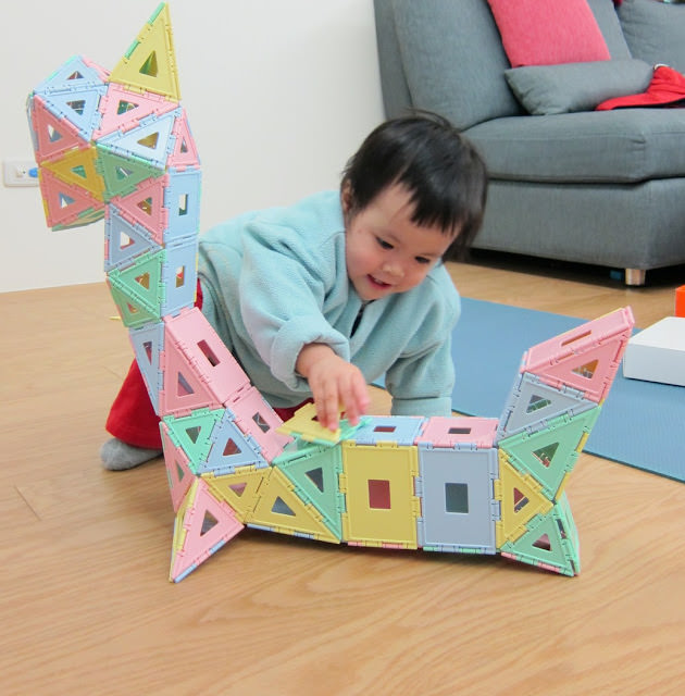 和寶寶一起玩積木 Building Blocks with My Baby II