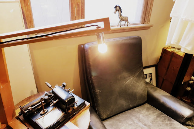 伊聖詩私房書櫃 Charming Reading Space with Aroma of Food and Herbal Essences