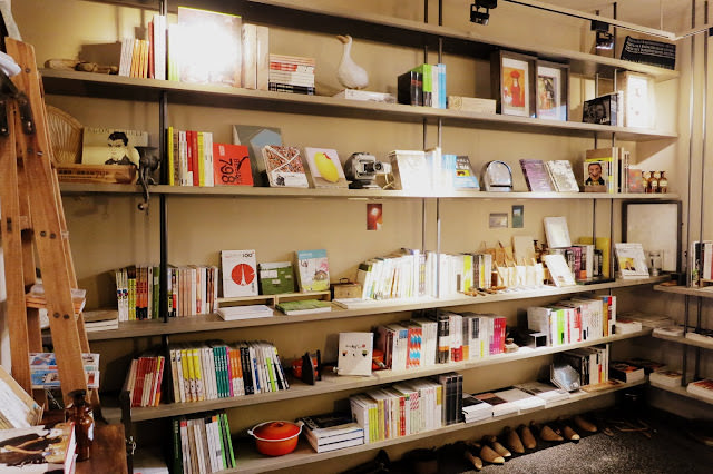 Collection of Bookshelves。書架