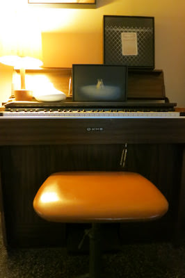 伊聖詩私房書櫃 Charming Reading Space with Aroma of Food and Herbal Essences