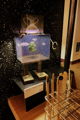 伊聖詩私房書櫃 Charming Reading Space with Aroma of Food and Herbal Essences
