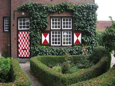 The Netherlands 初秋荷蘭的大城小鎮 – I : 運河大學城 烏特勒支、德哈爾古堡、庫勒穆勒博物館戶外雕塑公園