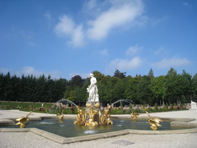 The Netherlands 初秋荷蘭的大城小鎮 – II: 羅宮 Paleis Het Loo、羊角村 Giethoorn、沃倫丹 Volendam、阿姆斯特丹 Amsterdam