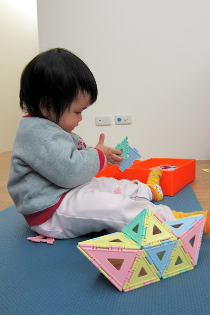 和寶寶一起玩積木 Building Blocks with My Baby II