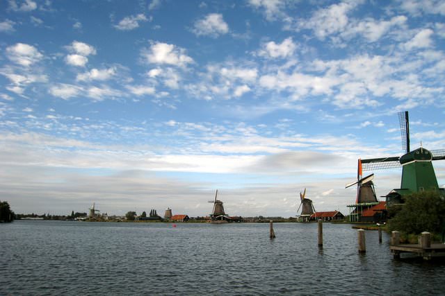 The Netherlands 初秋荷蘭的大城小鎮 – II: 羅宮 Paleis Het Loo、羊角村 Giethoorn、沃倫丹 Volendam、阿姆斯特丹 Amsterdam