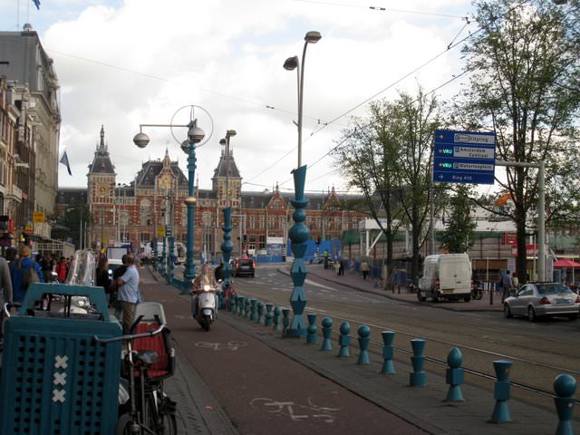 The Netherlands 初秋荷蘭的大城小鎮 – II: 羅宮 Paleis Het Loo、羊角村 Giethoorn、沃倫丹 Volendam、阿姆斯特丹 Amsterdam